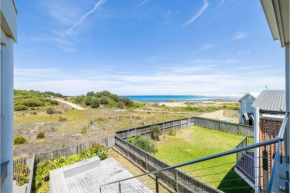 Birubi First Wave, 45a Ocean Ave - pet friendly, waterfront, waterviews, air con, Wi-Fi
